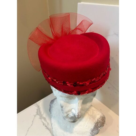 RED Felt Vintage Hat - Picture 4 of 7